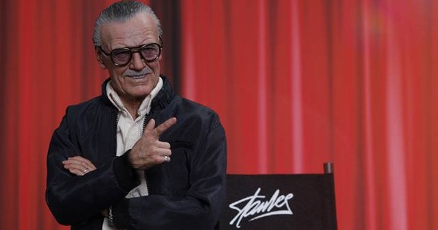 Excelsior! Hot Toys divulga fotos do figure do Stan "The Man" Lee