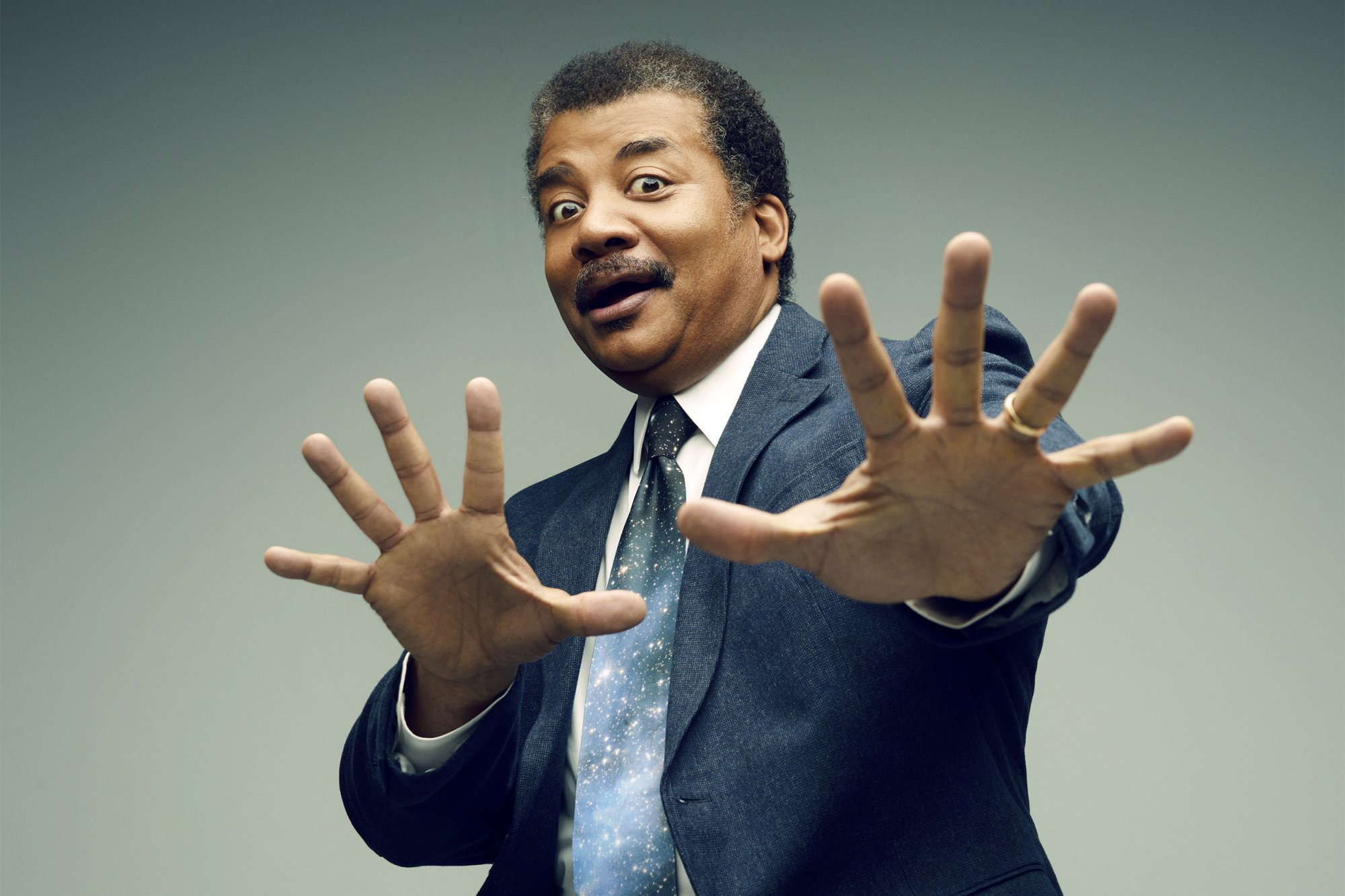 Neil deGrasse Tyson explica por que a USS Enterprise seria melhor que a Millennium Falcon