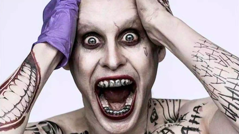 Confira mais detalhes do visual do Coringa de Jared Leto