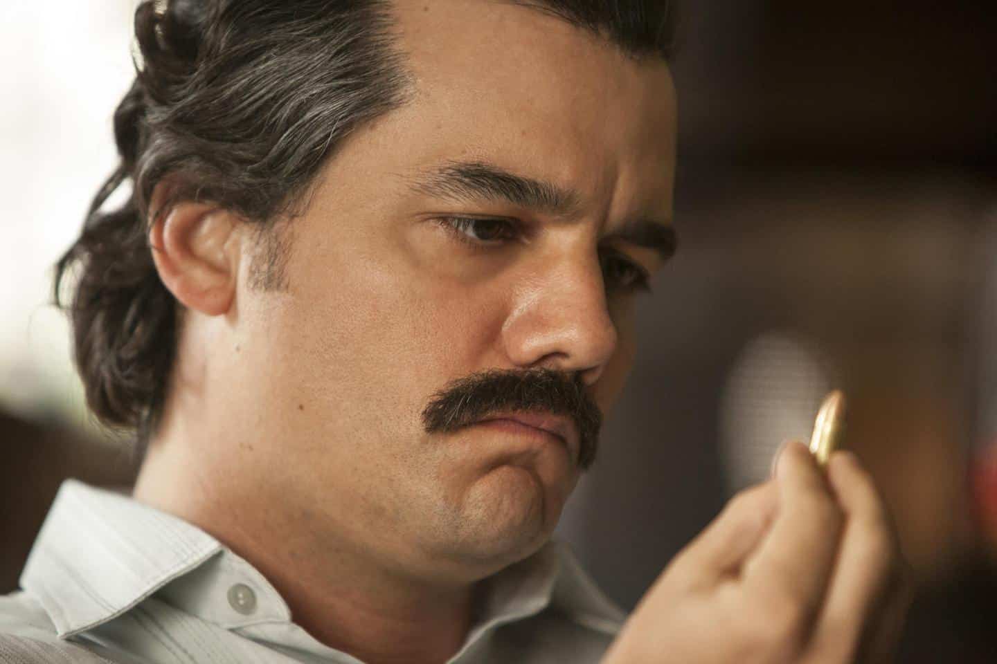 Narcos | Agentes federais estão na cola de Escobar nas fotos da segunda temporada