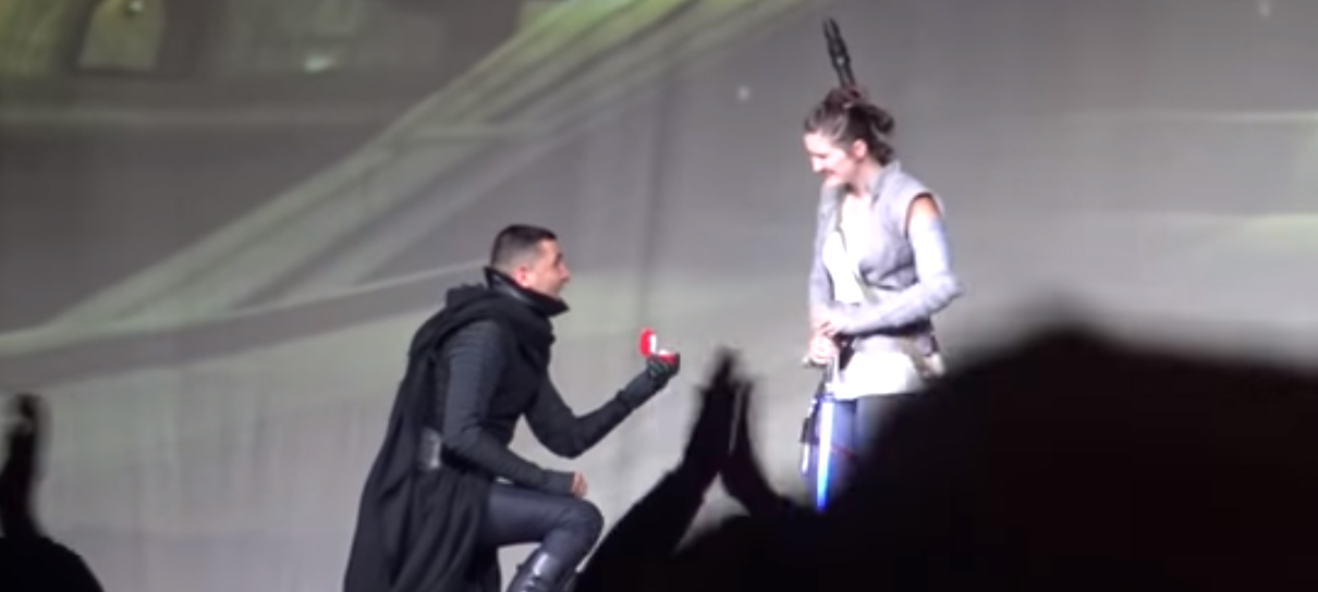Fã de Star Wars pede a namorada em casamento durante a SDCC 2016; assista