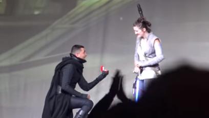 Fã de Star Wars pede a namorada em casamento durante a SDCC 2016; assista