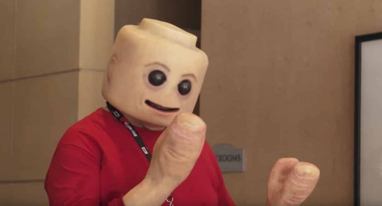 LEGO | Cosplay realista de Minifigure é combustível para pesadelos