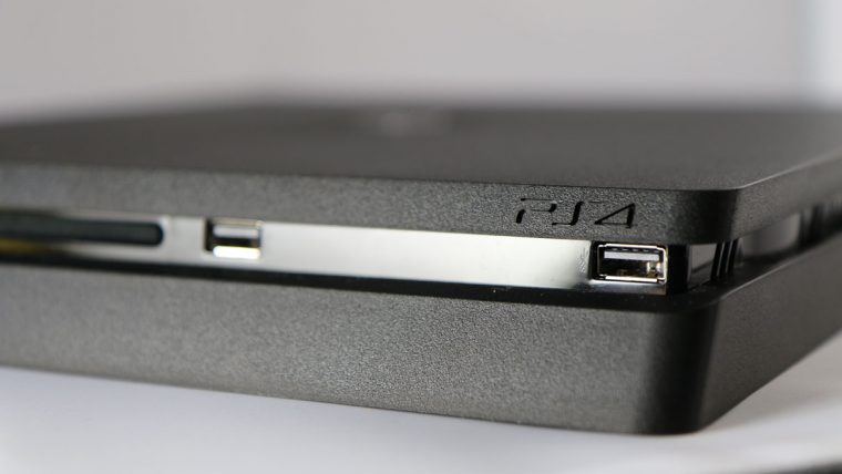 Vídeo mostra novo PlayStation 4 Slim funcionando