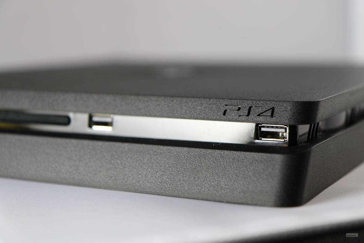 Vídeo mostra novo PlayStation 4 Slim funcionando