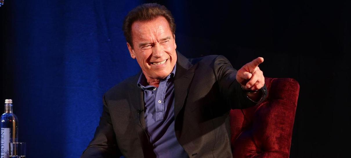Schwarzenegger diz que Irmãos Gêmeos 2 será filmado depois de O Exterminador do Futuro 6