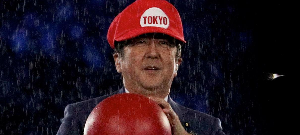 Primeiro-ministro japonês aparece vestido de Mario no encerramento das Olimpíadas