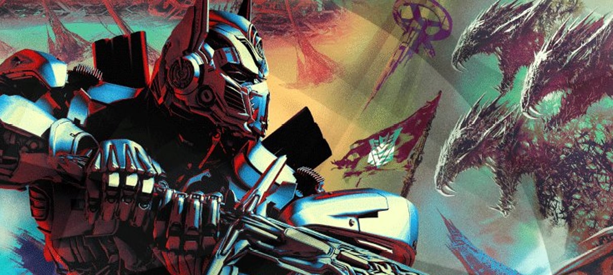 Transformers: The Last Knight | Optimus Prime segura uma espada no cartaz do filme