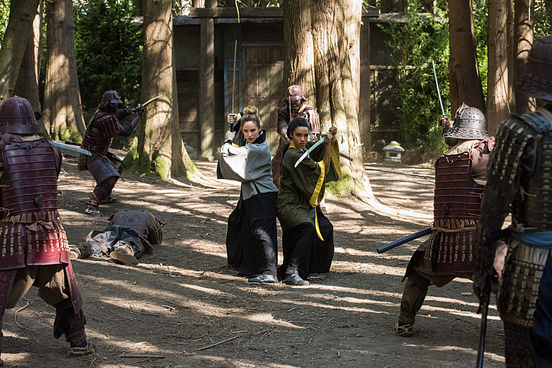 DC's Legends of Tomorrow --"Shogun"-- Image LGN203b_0293.jpg -- Pictured (L-R): Caity Lotz as Sara Lance/White Canary and Maisie Richardson- Sellers as Amaya Jiwe/Vixen -- Photo: Dean Buscher/The CW -- ÃÂ© 2016 The CW Network, LLC. All Rights Reserved.