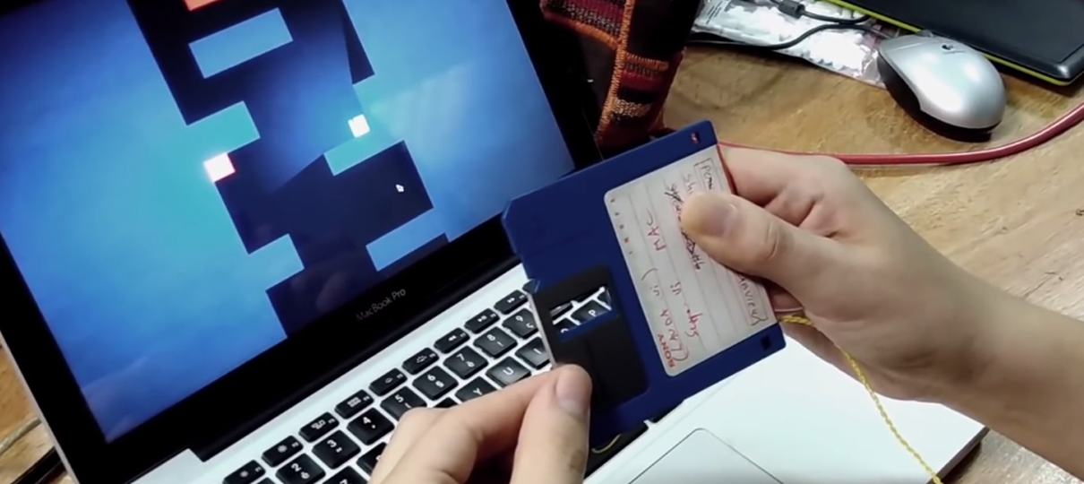 Que tal usar um disquete como controle?