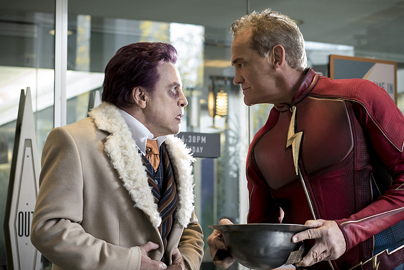The Flash -- "The Present" -- Image FLA309a_0058b.jpg -- Pictured (L-R) Mark Hamil as James Jesse and John Wesley Shipp as Jay Garrick -- Photo: Katie Yu/The CW -- ÃÂ© 2016 The CW Network, LLC. All rights reserved.