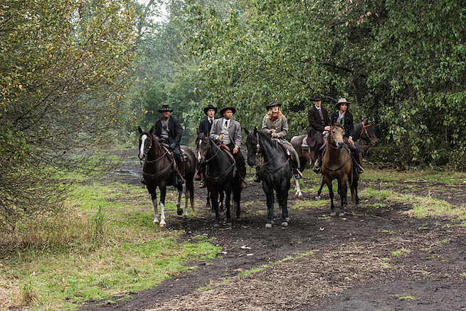 DC's Legends of Tomorrow --"Outlaw Country"-- Image LGN206a_0221.jpg -- Pictured (L-R): Dominic Purcell as Mick Rory/Heat Wave, Nick Zano as Nate Heywood/Steel, Franz Drameh as Jefferson "Jax" Jackson, Caity Lotz as Sara Lance/White Canary, Brandon Routh as Ray Palmer/Atom and Maisie Richardson- Sellers as Amaya Jiwe/Vixen -- Photo: Dean Buscher/The CW -- ÃÂ© 2016 The CW Network, LLC. All Rights Reserved.