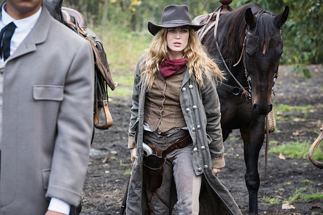 DC's Legends of Tomorrow --"Outlaw Country"-- Image LGN206a_0324.jpg -- Pictured: Caity Lotz as Sara Lance/White Canary -- Photo: Dean Buscher/The CW -- ÃÂ© 2016 The CW Network, LLC. All Rights Reserved.