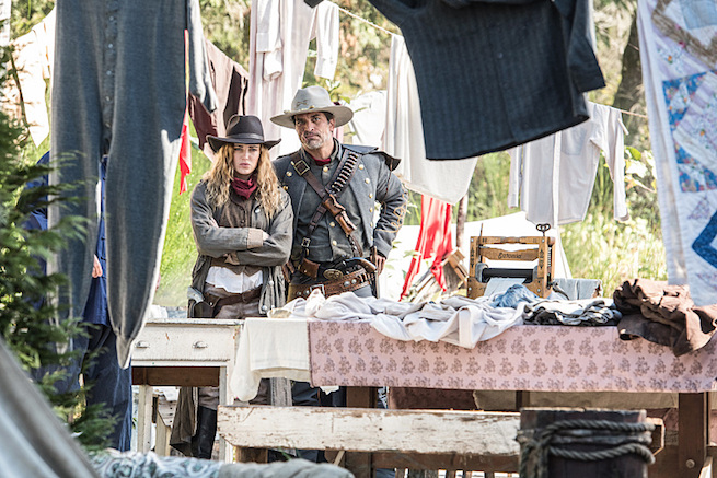 DC's Legends of Tomorrow --"Outlaw Country"-- Image LGN206b_0019.jpg -- Pictured (L-R): Caity Lotz as Sara Lance/White Canary and Johnathon Schaech as Jonah Hex -- Photo: Dean Buscher/The CW -- ÃÂ© 2016 The CW Network, LLC. All Rights Reserved.