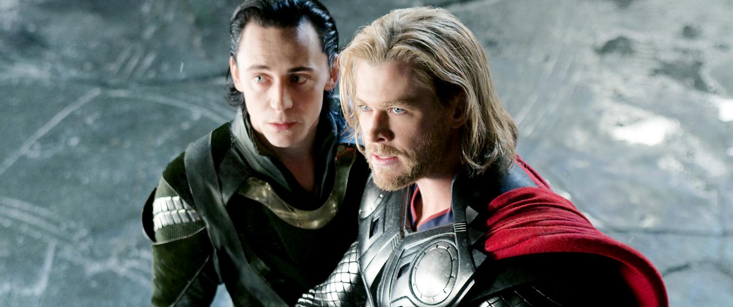 Thor: Ragnarok | Fotos dos bastidores revelam os novos uniformes do filme