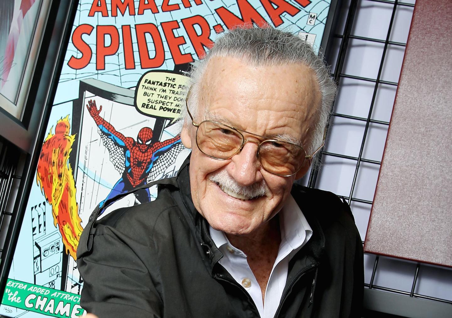 Stan Lee se oferece para fazer ponta em filme da DC
