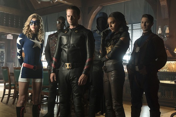 Legends of Tomorrow | Sociedade da Justiça aparece nas novas fotos