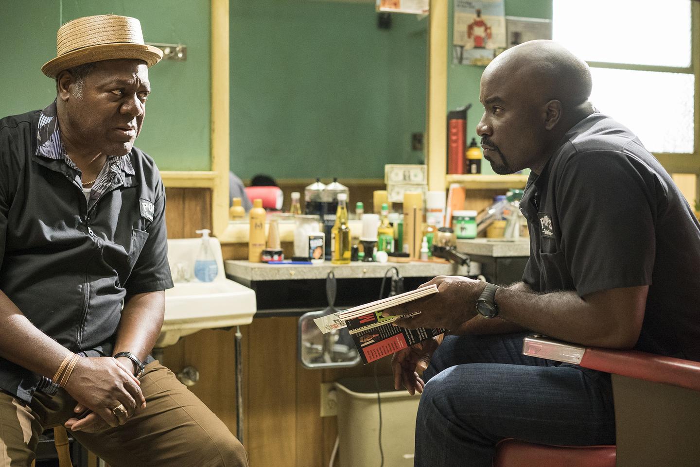 Luke Cage vira série dos anos 90 em vídeo zoeira