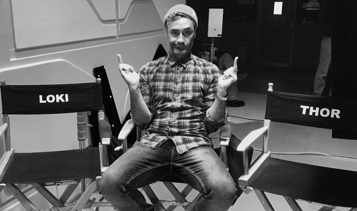 Thor: Ragnarok | Diretor posta foto para avisar que falta pouco para o fim das gravações