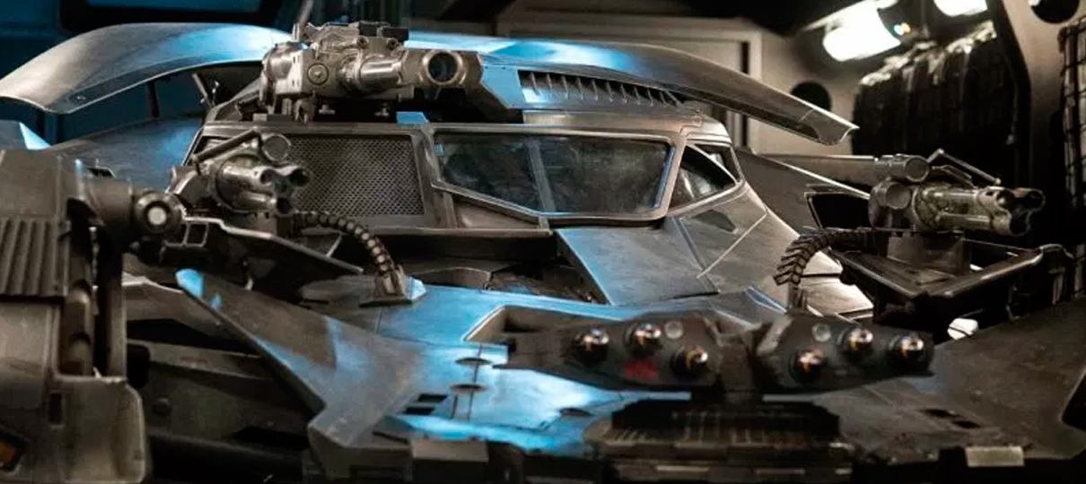 Liga da Justiça | Zack Snyder mostra Batmóvel em nova imagem