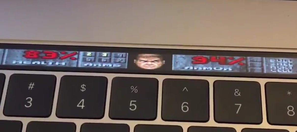 Alguém colocou Doom pra rodar na Touch Bar do MacBook Pro