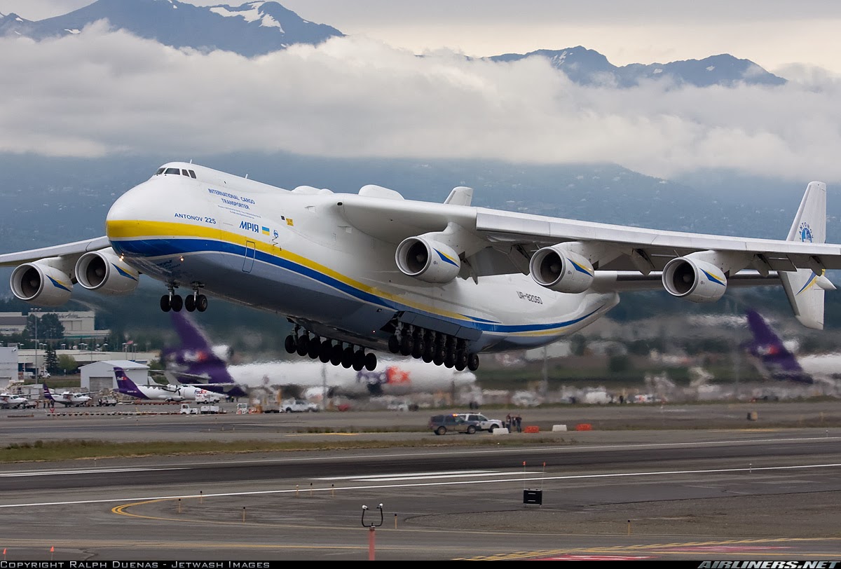 O maior avião do mundo vai pousar em São Paulo na segunda-feira