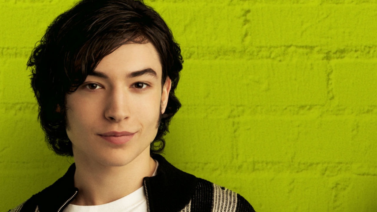 Animais Fantásticos e Onde Habitam | Ezra Miller conta história de Grindelwald em vídeo