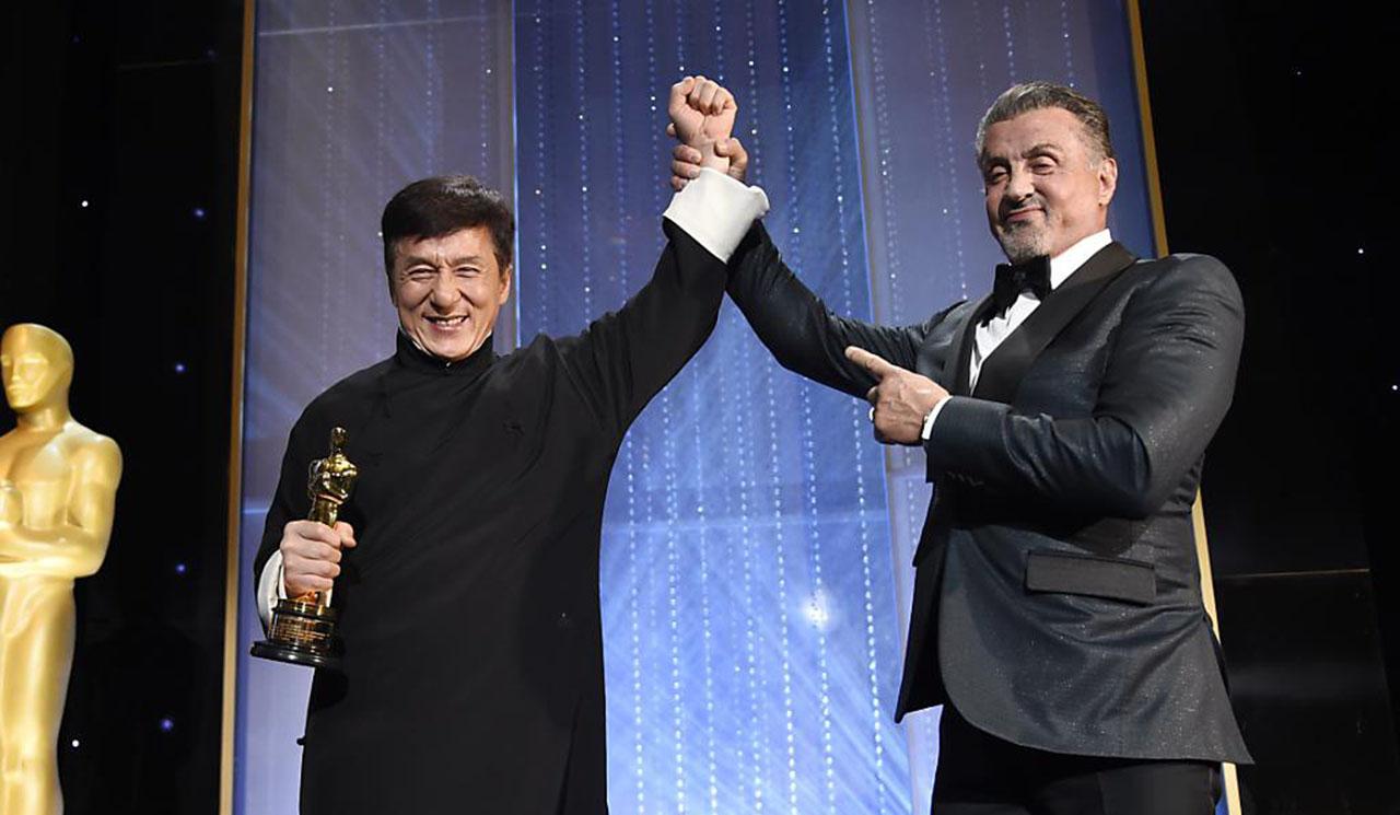 Jackie Chan recebe Oscar honorário depois de 200 filmes e mais de 50 anos de carreira