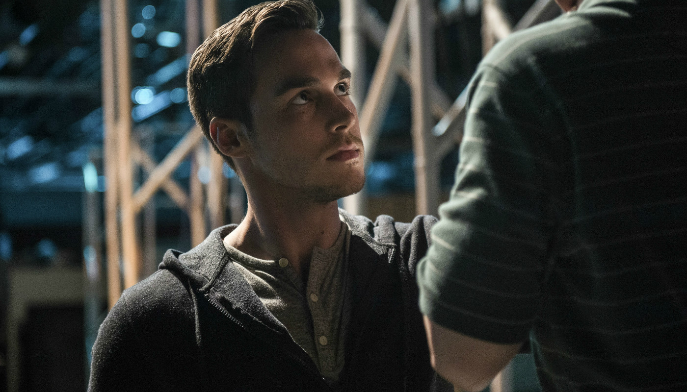 Supergirl | Mon-El vs Superciborgue no novo clipe da série