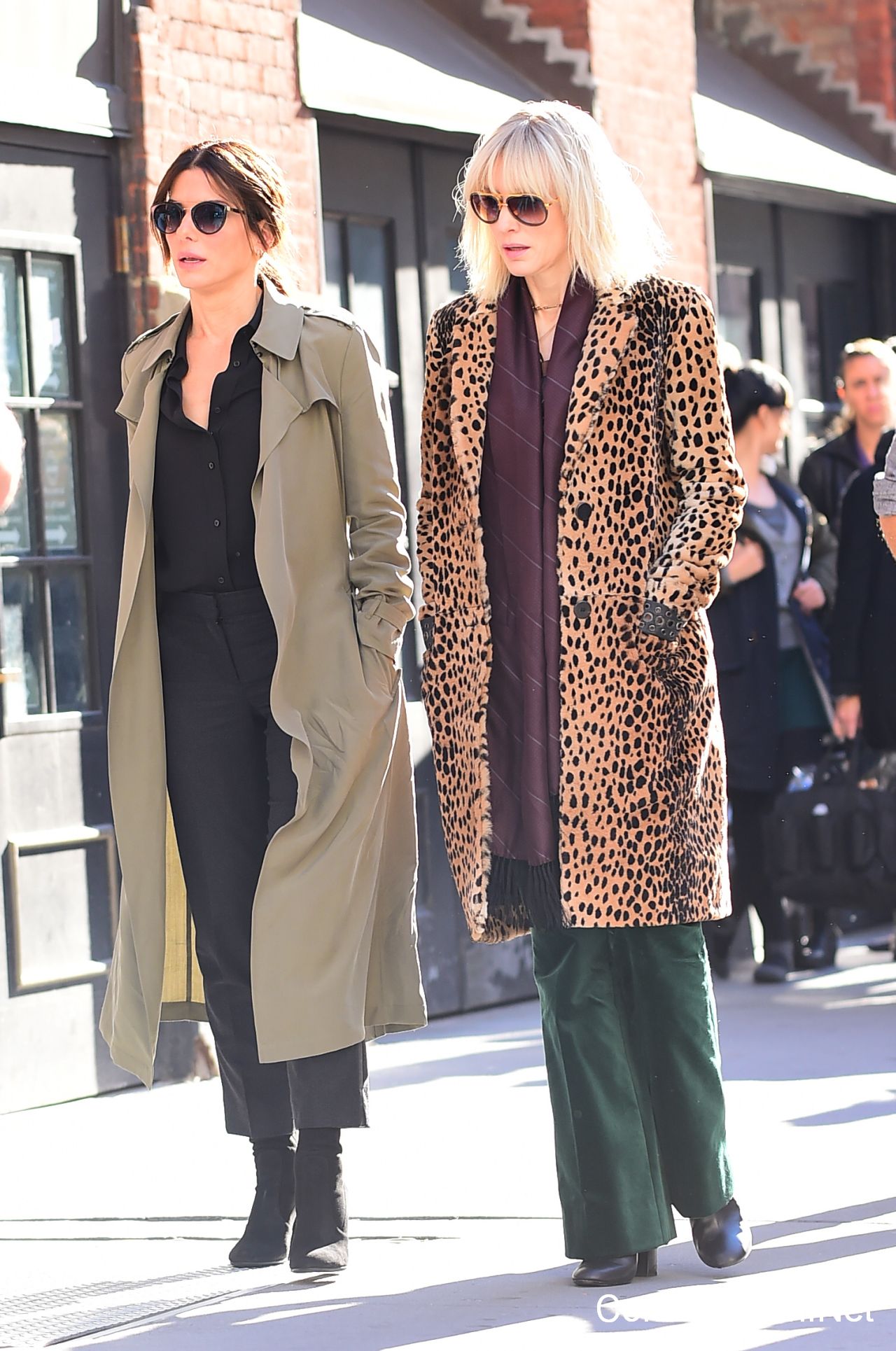 NEW YORK, NY - OCTOBER 24:  Actresses Cate Blanchett and Sandra Bullock (L) are seen on the set of "Ocean's Eight" on October 24, 2016 in New York City.  (Photo by Raymond Hall/GC Images)