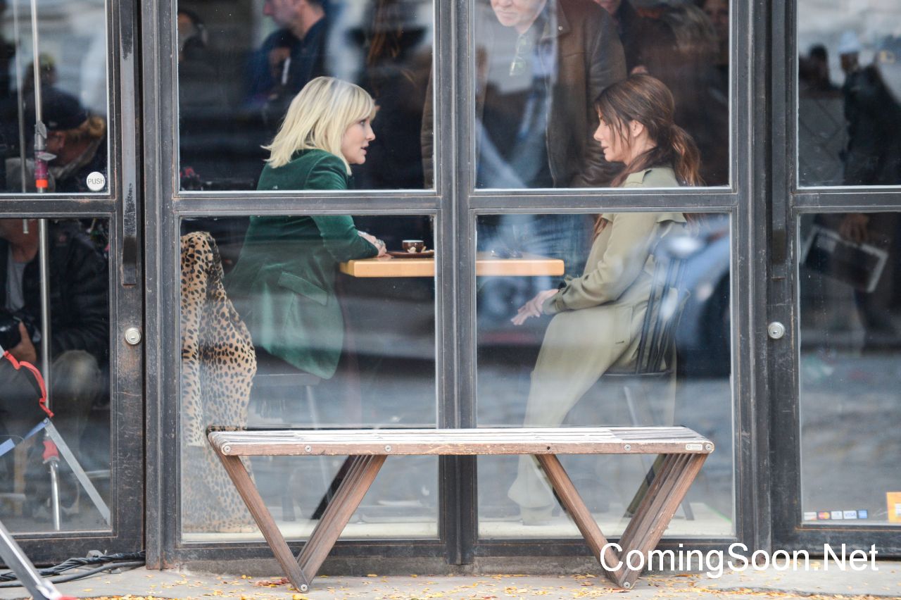 NEW YORK, NY - OCTOBER 24:  Actresses Cate Blanchett (L) and Sandra Bullock film a scene at the "Ocean 8" movie set at the Mile End Delicatessen on October 24, 2016 in New York City.  (Photo by Ray Tamarra/GC Images)
