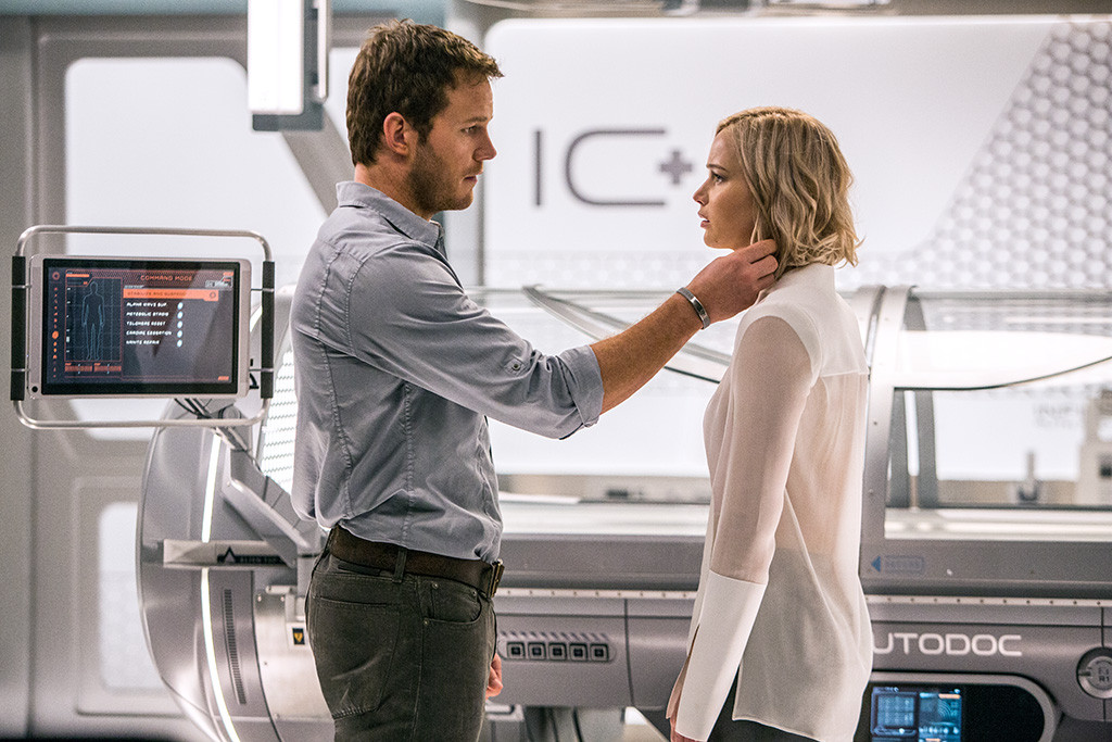 Passengers | Jennifer Lawrence nada sem gravidade em cena do filme