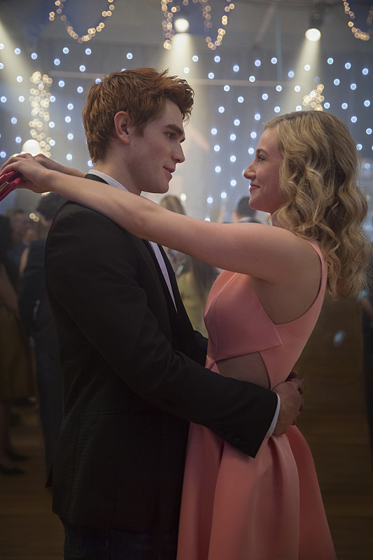 Riverdale -- "Pilot" -- Image Number: RVD101c_0234.jpg -- Pictured (L-R): KJ Apa as Archie and Lili Reinhart as Betty -- Photo: Diyah Pera/The CW -- ÃÂ© 2016 The CW Network. All Rights Reserved.