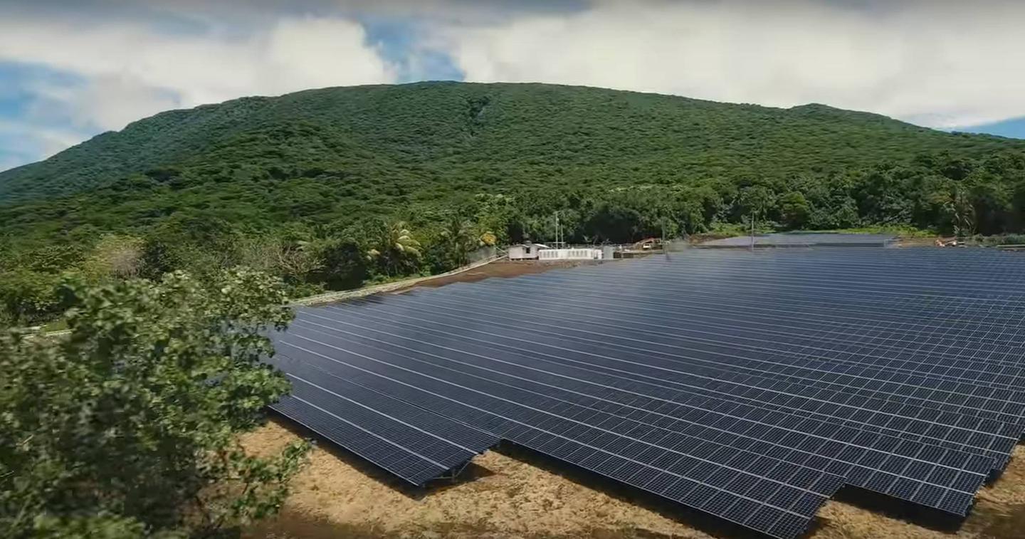 Conheça Ta'u, a ilha movida a energia solar