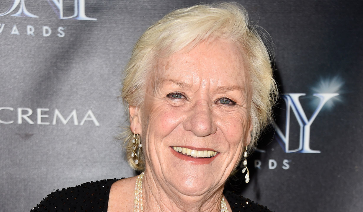 Barbara Tarbuck, atriz de American Horror Story, morre aos 74 anos