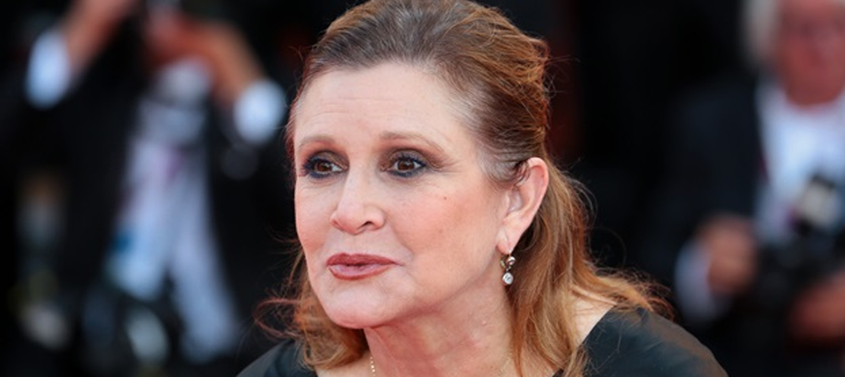 Carrie Fisher está em uma situação estável, diz mãe da atriz