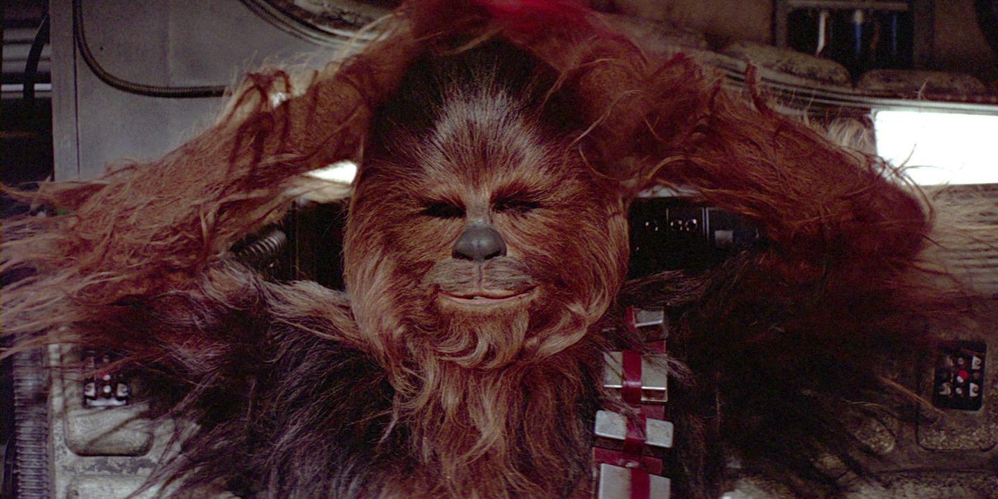 Chewbacca canta "Noite Feliz" e já é uma opção à Simone; assista