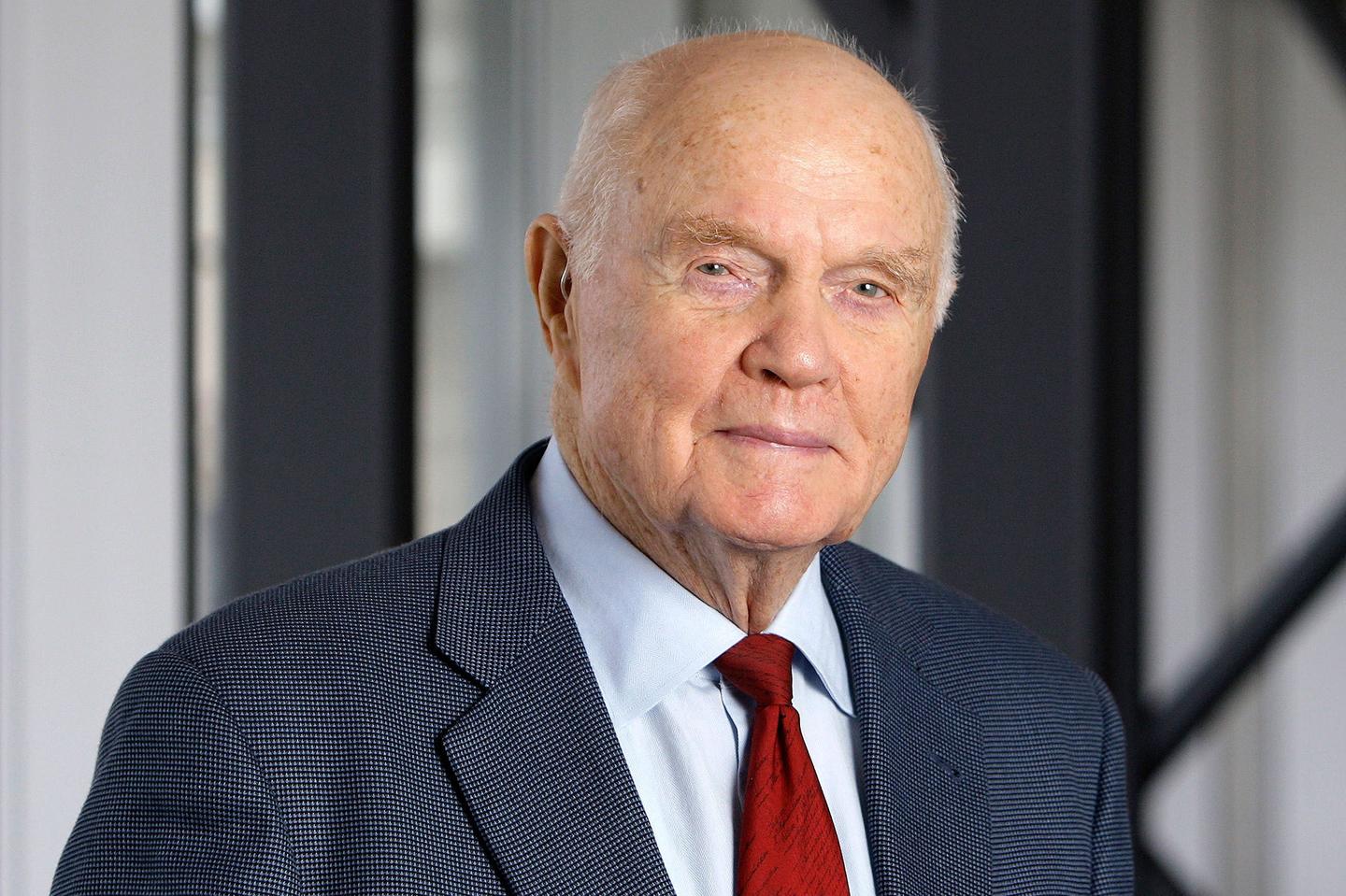 Morre o astronauta John Glenn