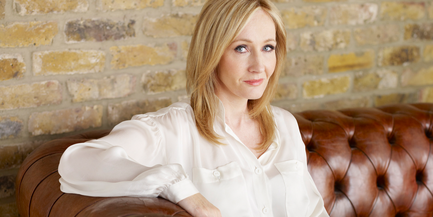 J.K. Rowling revela que está escrevendo dois livros