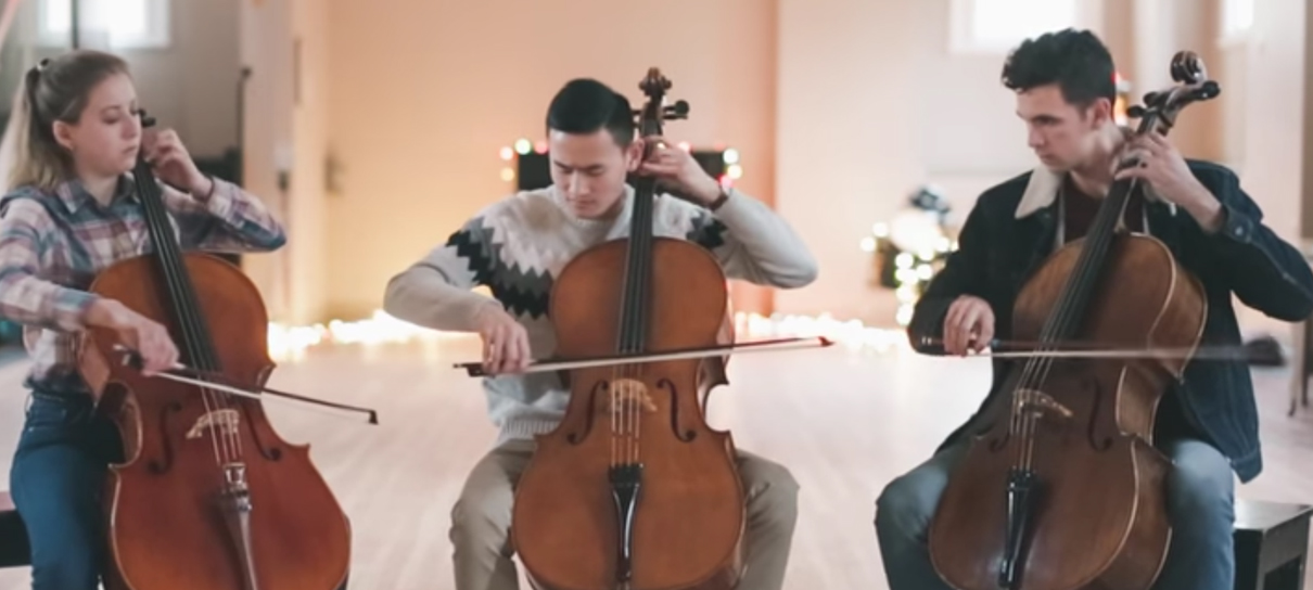 Stranger Things | Músicos tocam o tema da série em  violoncelos