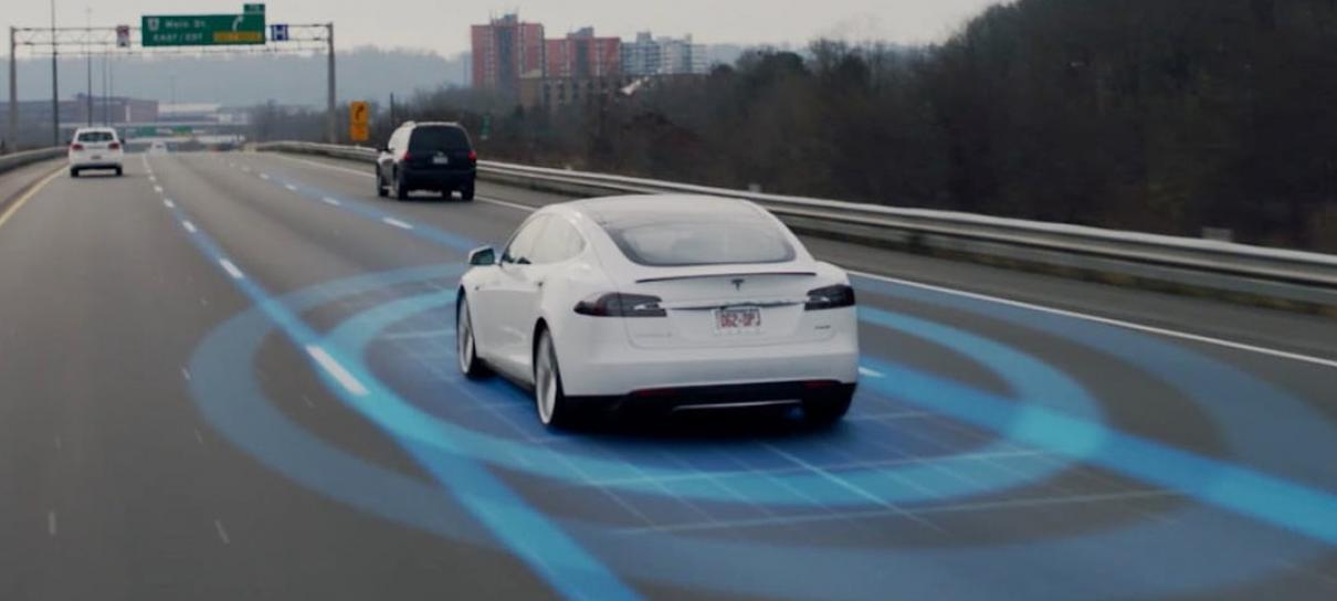 Piloto automático da Tesla evita acidente na Holanda