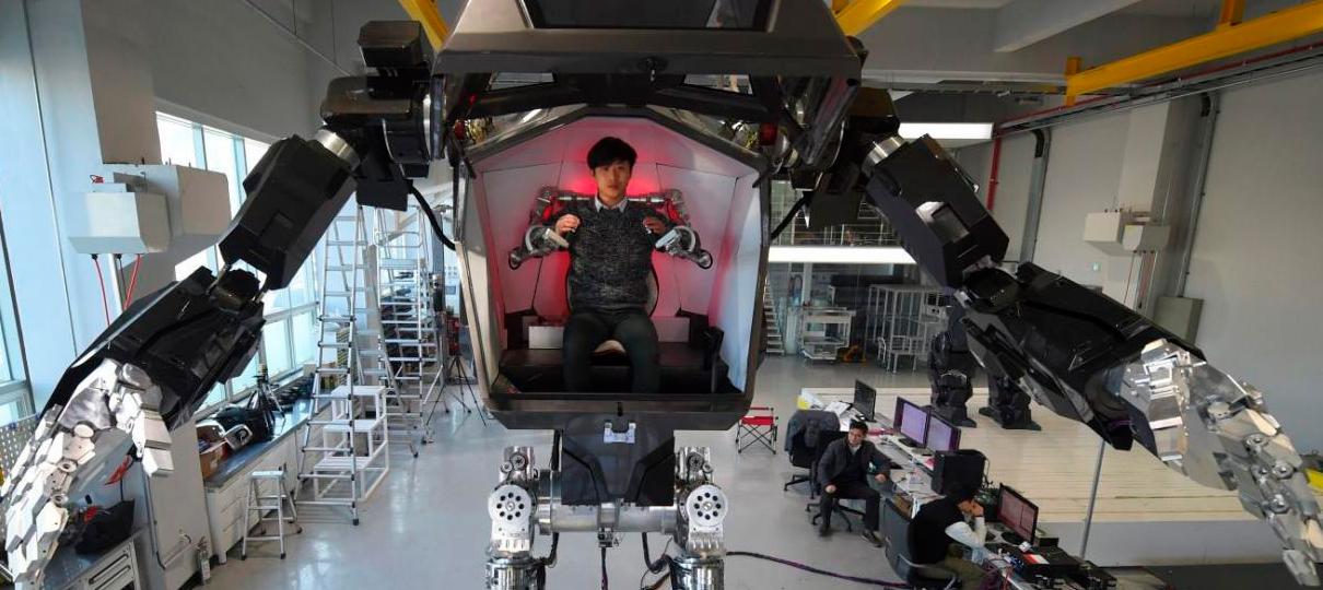Sul-coreanos montam protótipo de robô bípede pilotado por pessoas