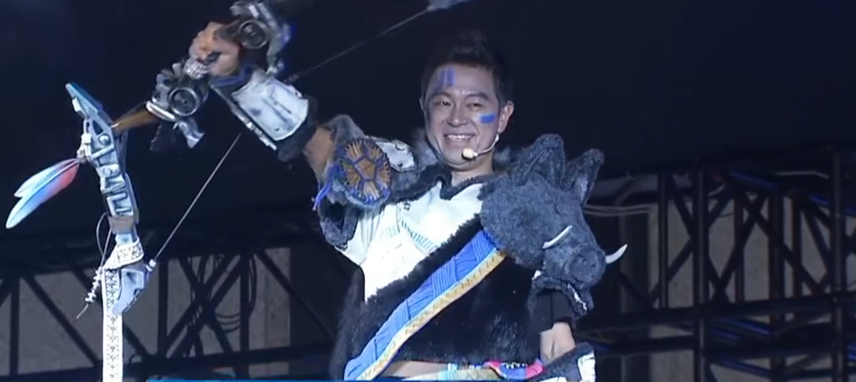 Presidente da Sony Asia apresentou conferência vestindo um cosplay de Horizon: Zero Dawn