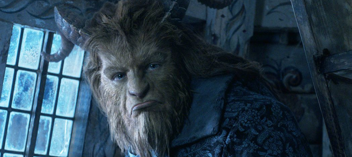 A Bela e a Fera | Gaston incita perseguição à Fera em novas fotos