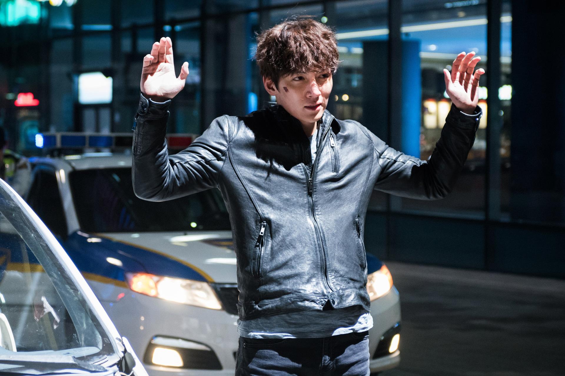 Fabricated City | Viciado em games é acusado de um crime que não cometeu em trailer