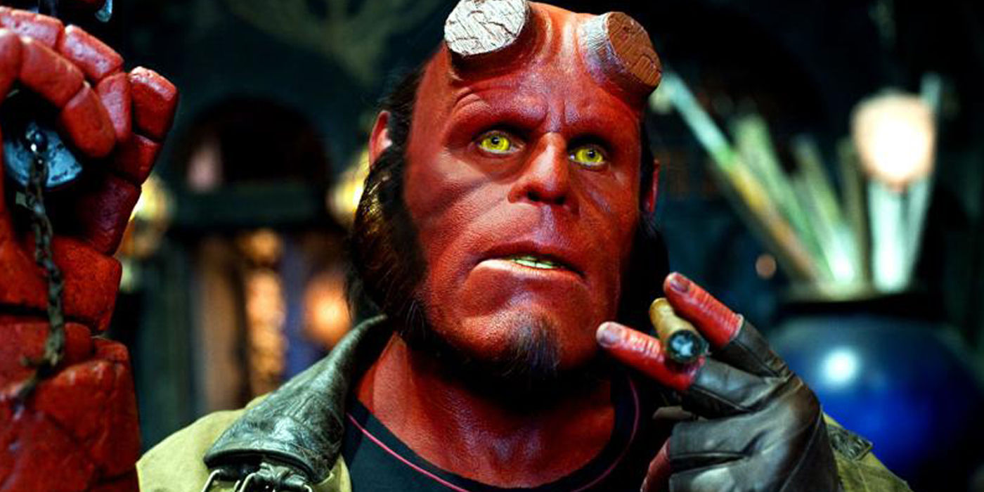 Guillermo del Toro faz enquete para saber se fãs querem Hellboy 3
