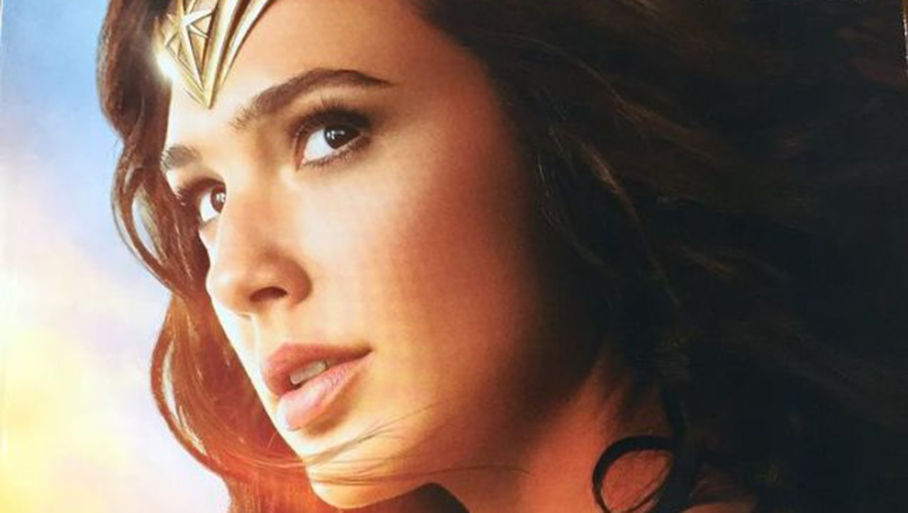 Mulher-Maravilha aparece em pose heroica em capa de revista [ATUALIZADO]