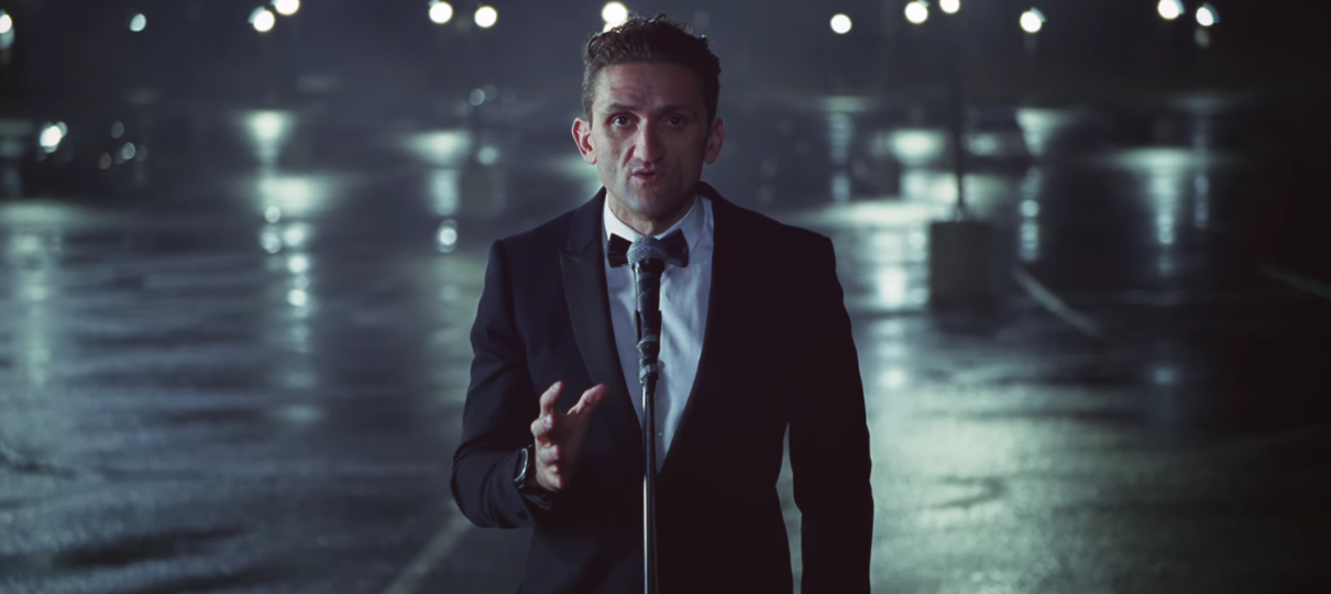 Comercial celebra youtubers: criadores com apenas um celular, fita adesiva e boas ideias