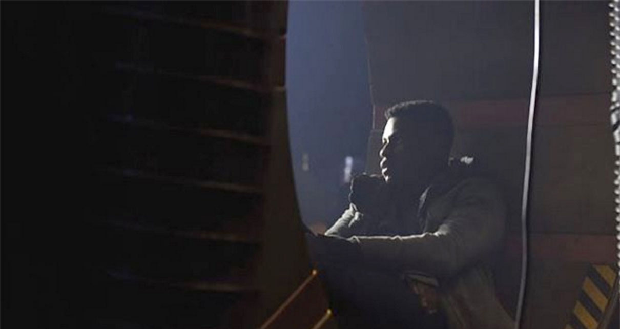 John Boyega revela nova foto de Círculo de Fogo 2