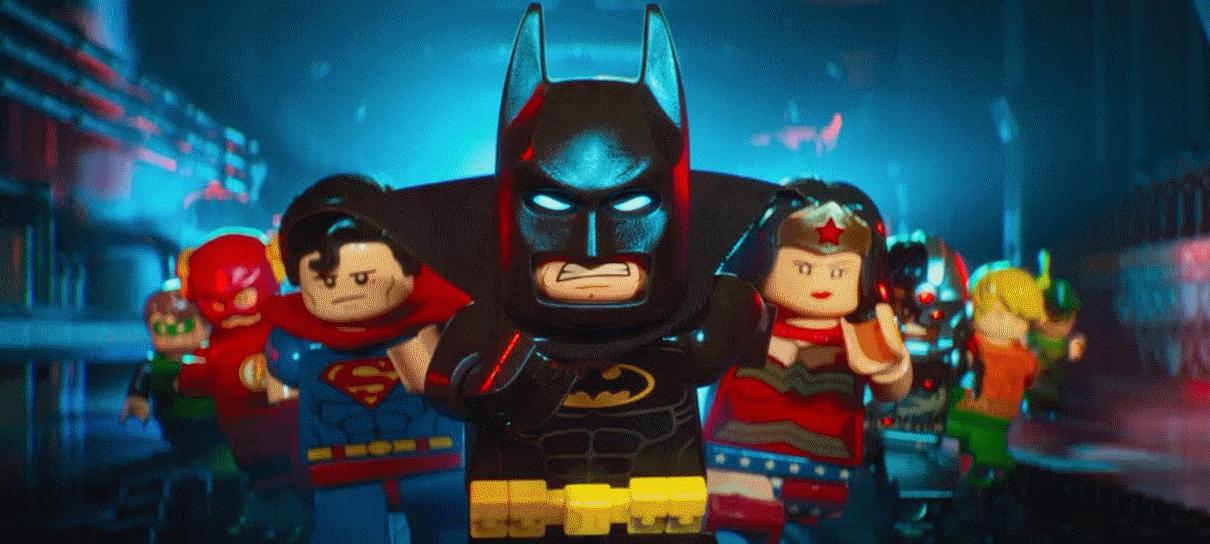 LEGO Batman: O Filme | Will Arnett passa trote em loja de brinquedos